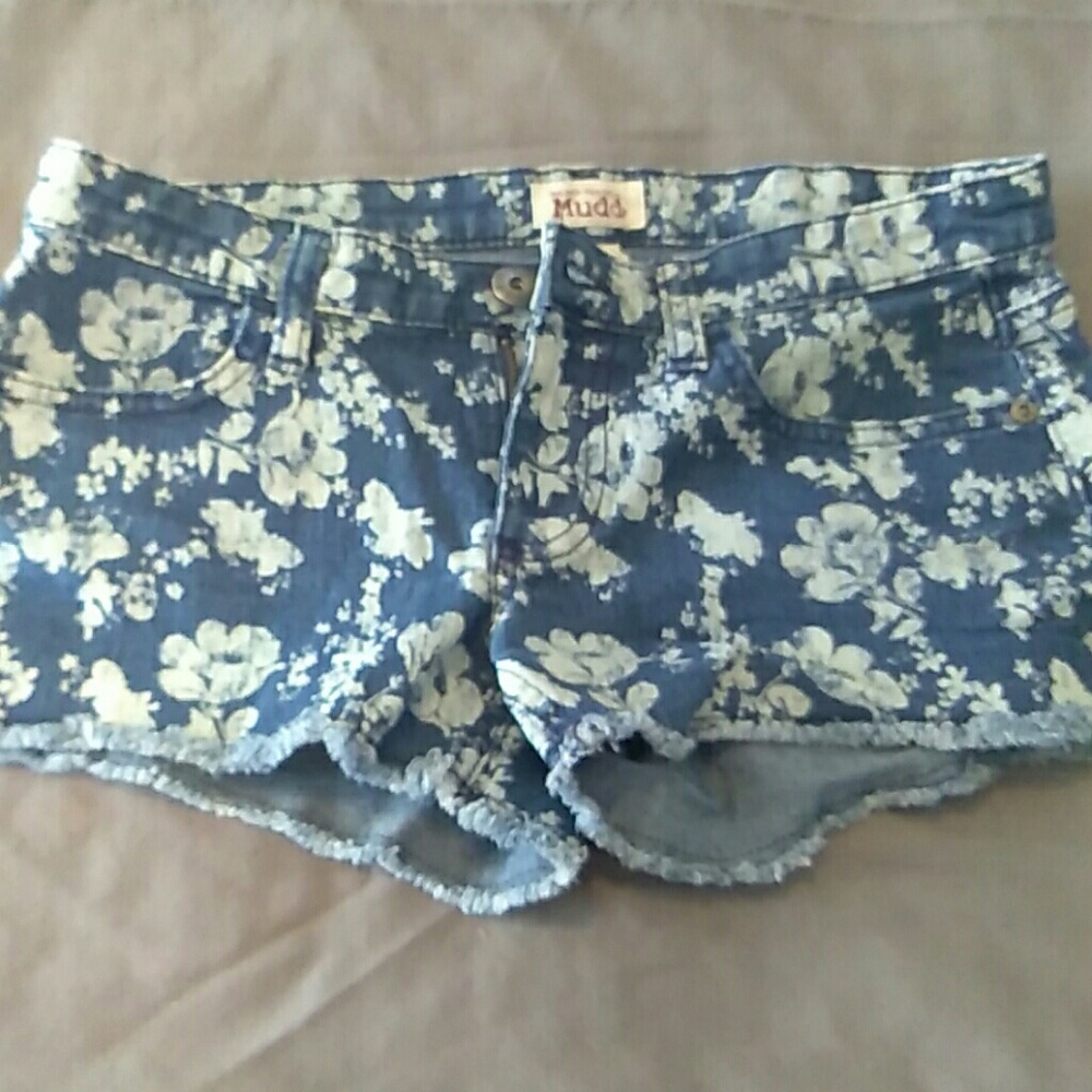 Mudd Shorts with flowers and skulls